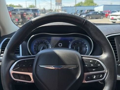 Used 2022 Chrysler 300 Touring L w/ Safetytec Plus Group RWD image 21