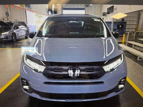 Used 2025 Honda Odyssey Sport-L image 2