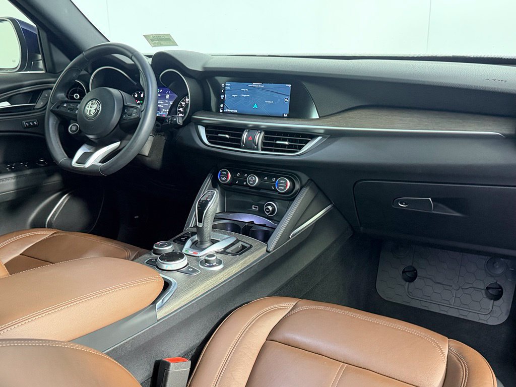 Used 2023 Alfa Romeo Stelvio Ti AWD/4WD image 18