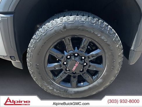 Used 2024 GMC Sierra 2500 AT4 w/ Technology Package AWD/4WD image 14