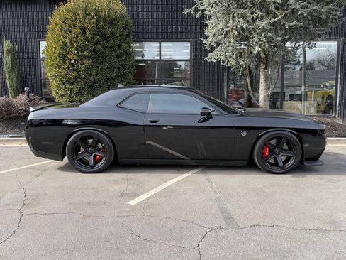 Used 2020 Dodge Challenger SRT Hellcat image 21
