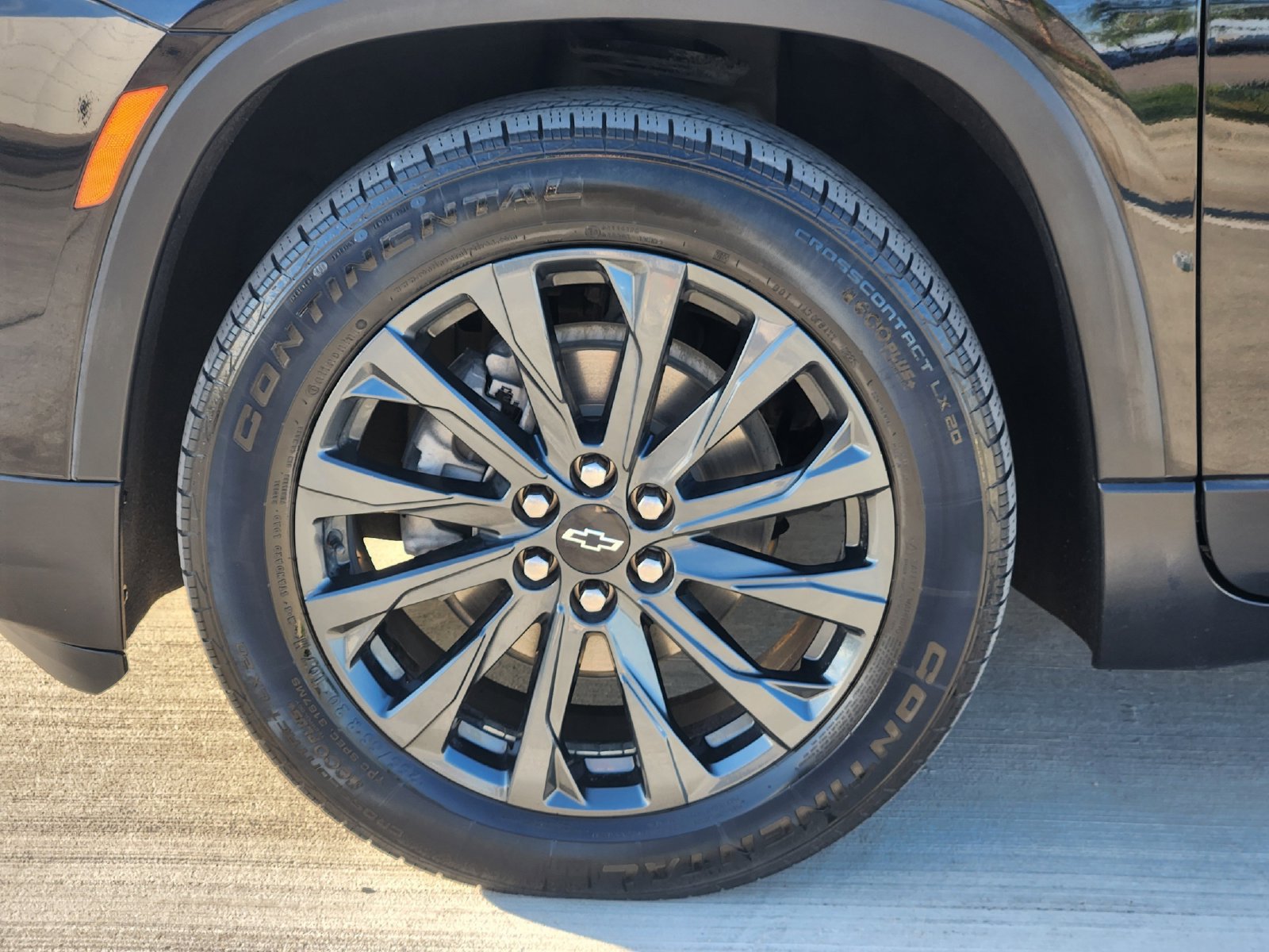Used 2023 Chevrolet Traverse RS FWD image 11