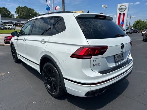 Used 2023 Volkswagen Tiguan SE R-Line image 5