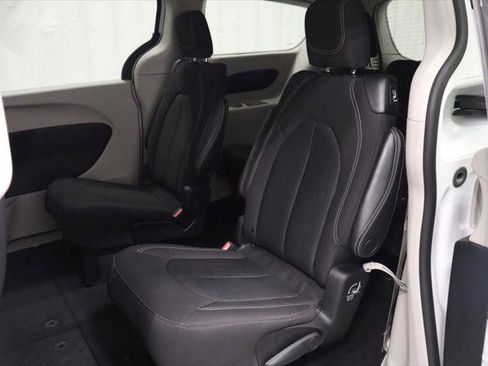 Certified 2023 Chrysler Voyager LX FWD image 14