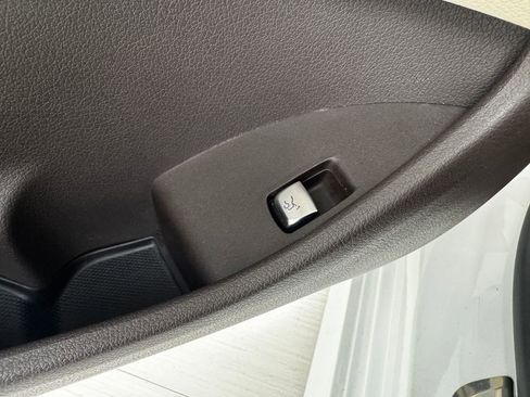 Used 2019 Mercedes-Benz E 450 4MATIC Cabriolet image 37