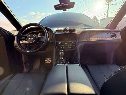 Used 2022 Bentley Bentayga Speed image 28