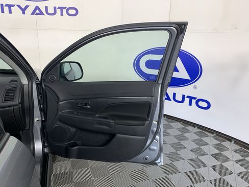 Used 2022 Mitsubishi Outlander Sport ES FWD image 35