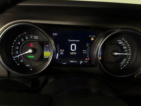 Certified 2023 Jeep Wrangler Unlimited AWD/4WD image 19