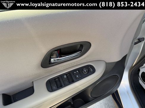 Used 2016 Honda HR-V LX image 17