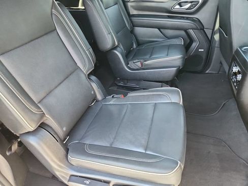 Used 2022 GMC Yukon XL SLT w/ SLT Luxury Package AWD/4WD image 18