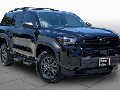 Used 2025 Toyota 4Runner SR5 AWD/4WD image 3