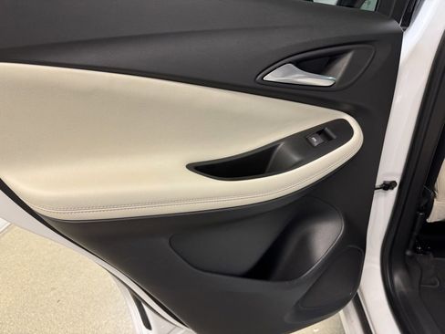 Used 2020 Buick Encore GX Essence w/ Experience Buick Package image 30