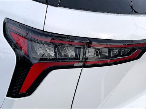 Used 2025 Chevrolet Equinox LT image 26