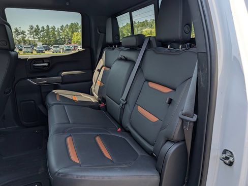 Used 2022 GMC Sierra 1500 AT4 w/ AT4 Premium Package AWD/4WD image 17