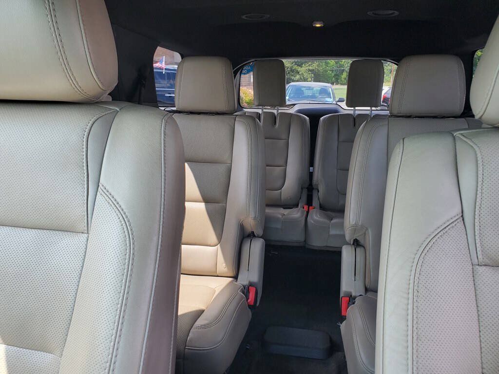 Used 2015 Ford Explorer Limited w/ Equipment Group 302A FWD image 11
