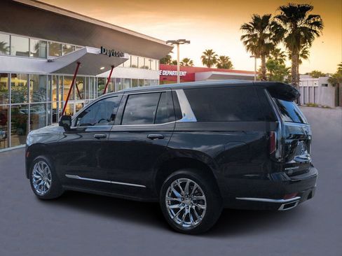 Used 2023 Cadillac Escalade Premium Luxury w/ LPO, Radiant Package AWD/4WD image 4