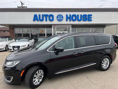 Used 2017 Chrysler Pacifica Touring-L