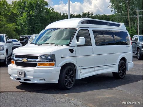 Used 2023 Chevrolet Express 2500 RWD image 22