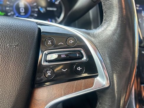 Used 2020 Cadillac Escalade Luxury image 37
