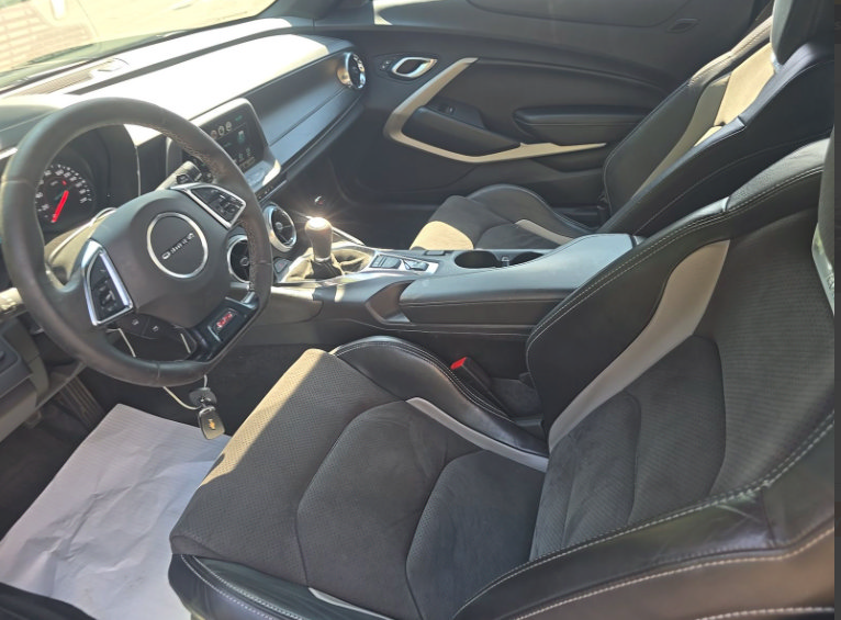 Used 2018 Chevrolet Camaro SS RWD image 17