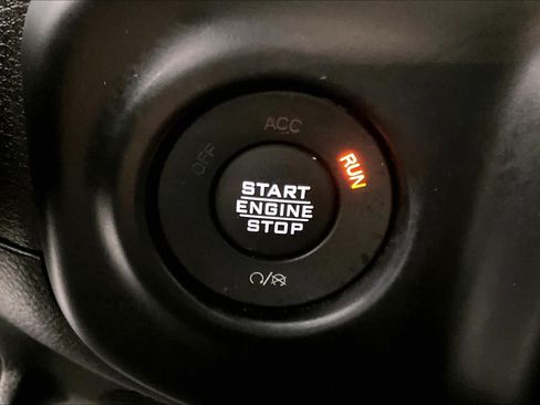 Used 2023 Jeep Wrangler Unlimited Sahara AWD/4WD image 30