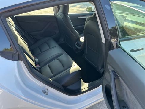 Used 2023 Tesla Model 3 Standard Range image 8