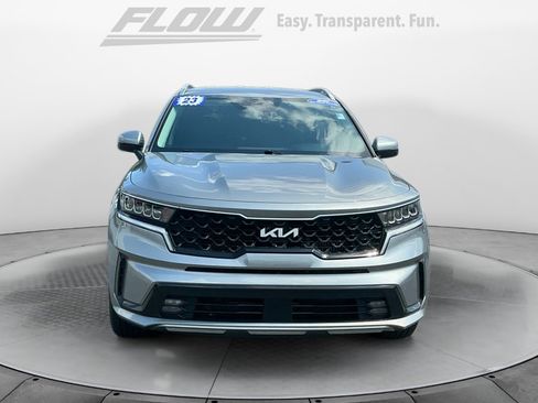 Used 2023 Kia Sorento EX FWD image 3