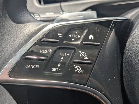 Used 2025 Mercedes-Benz E 350 Sedan image 11
