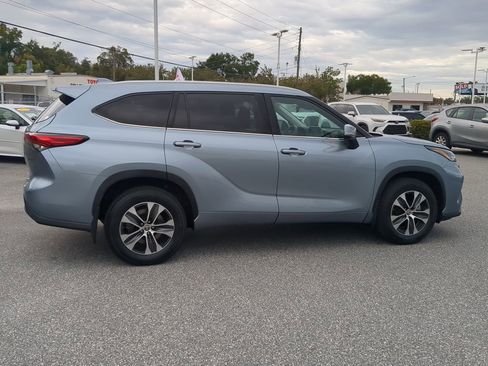 Used 2022 Toyota Highlander XLE image 13