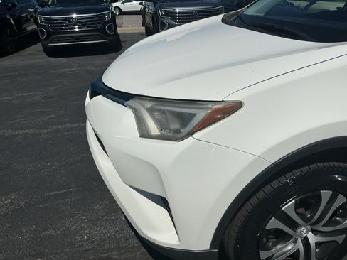 Used 2016 Toyota RAV4 LE FWD image 30