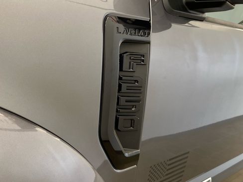 Used 2022 Ford F250 Lariat w/ Black Appearance Package AWD/4WD image 14