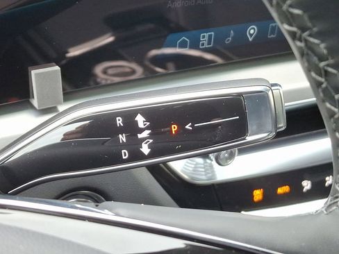 New 2025 Cadillac Lyriq Luxury image 7