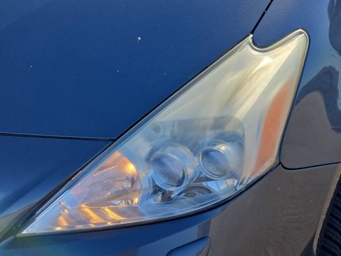 Used 2014 Toyota Prius V Five image 27