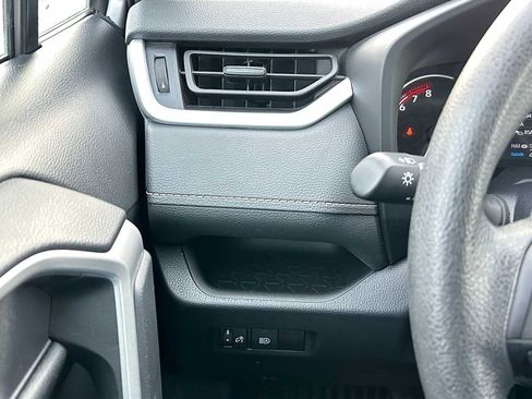 Used 2024 Toyota RAV4 XLE image 31