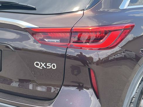 Used 2020 INFINITI QX50 Luxe w/ Navigation Package FWD image 10
