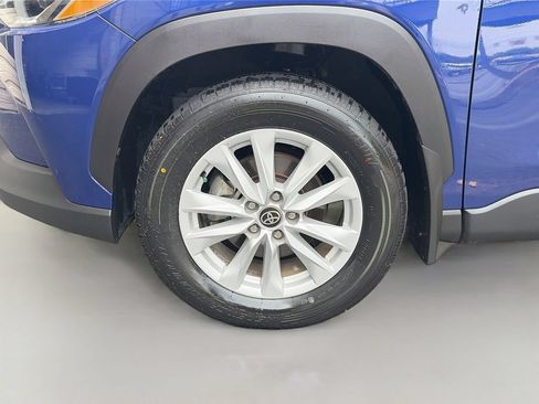 Used 2022 Toyota Corolla Cross LE AWD/4WD image 29