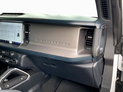 Used 2023 Ford Bronco Outer Banks w/ Sasquatch Package image 18