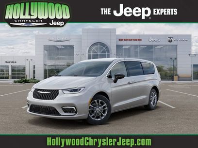 New 2026 Chrysler Pacifica Select