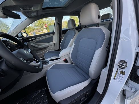 New 2025 Volkswagen Jetta SE image 14