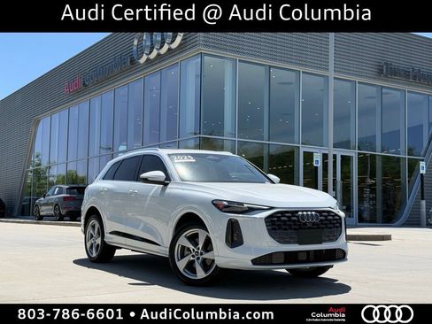 Used 2025 Audi Q5 Premium Plus w/ Premium Plus AWD/4WD image 2