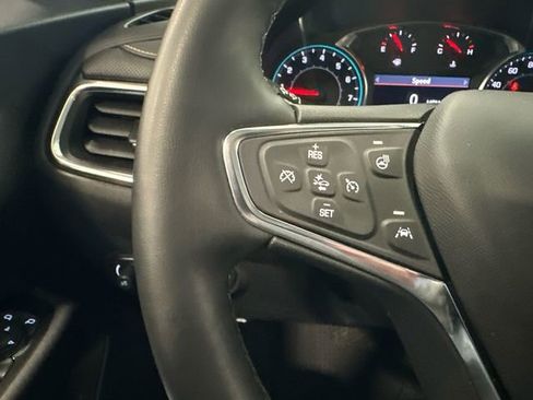 Used 2023 Chevrolet Equinox Premier image 23