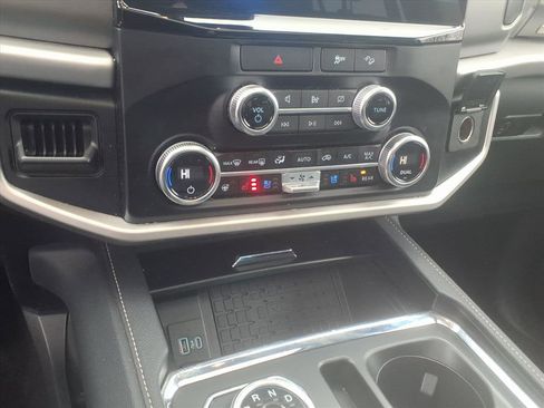 Used 2023 Ford Expedition Max XLT image 14