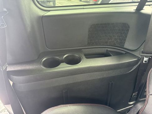 Used 2020 Dodge Grand Caravan GT image 30