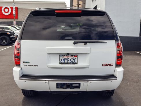 Used 2011 GMC Yukon Denali AWD/4WD image 23