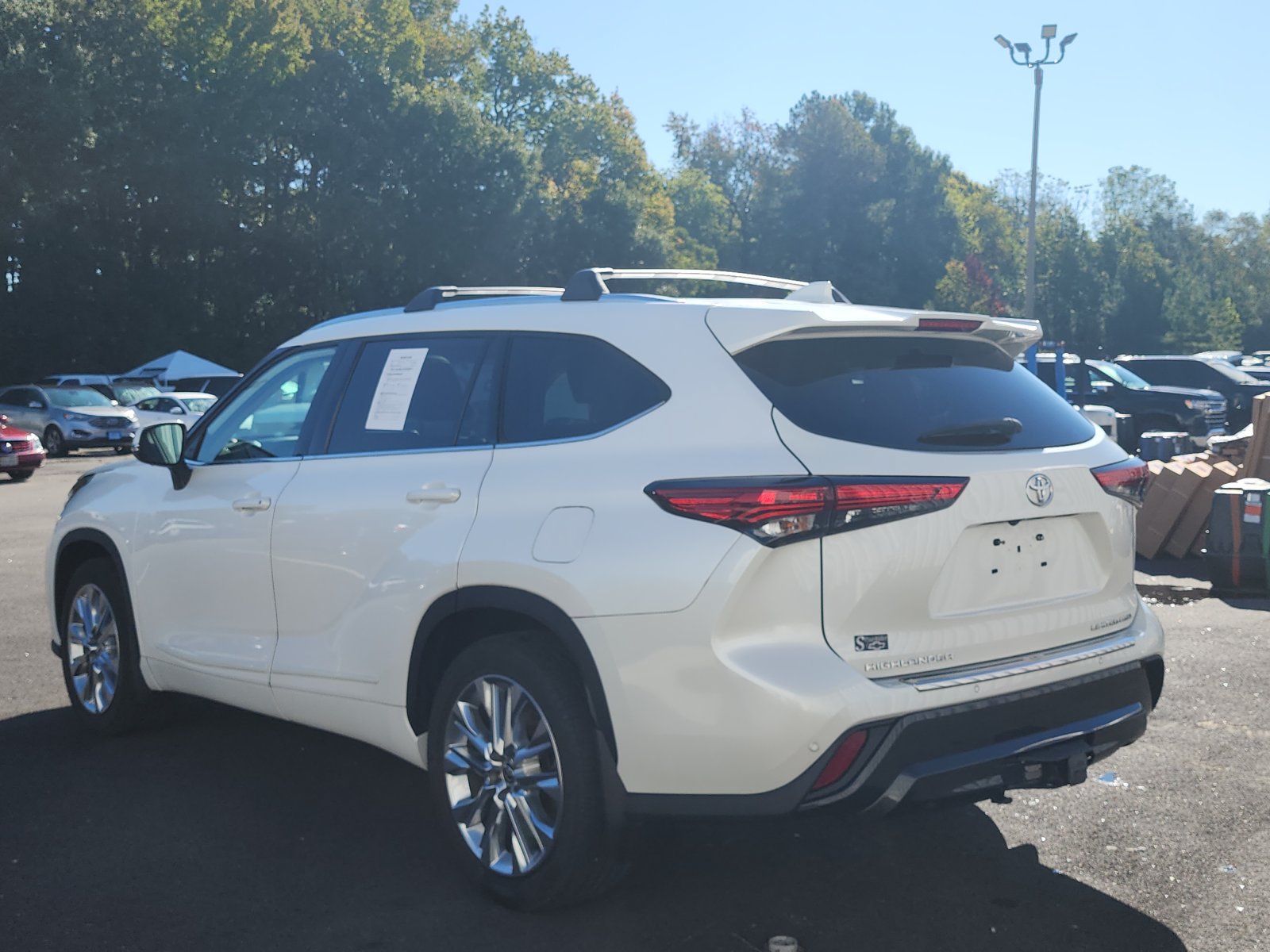 Used 2021 Toyota Highlander Limited AWD/4WD image 3