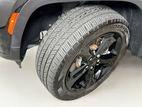 Used 2022 Jeep Grand Cherokee L Laredo AWD/4WD image 25
