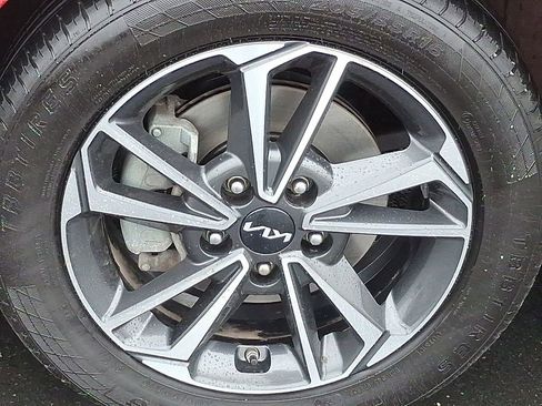 Certified 2023 Kia Forte LXS image 9