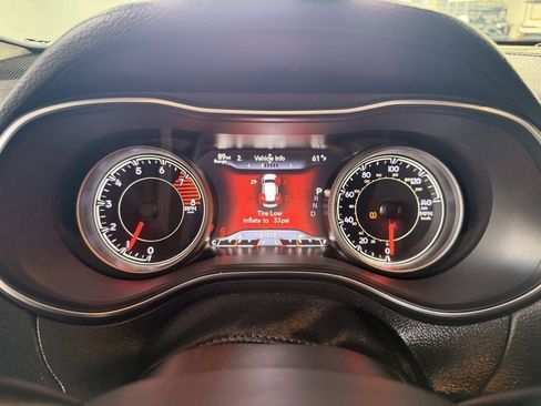 Used 2019 Jeep Cherokee Limited image 18