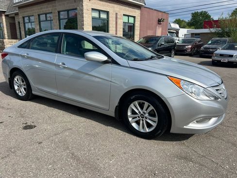Used 2013 Hyundai Sonata GLS w/ Popular Equipment Pkg FWD image 2