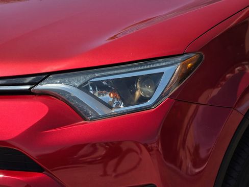 Used 2016 Toyota RAV4 XLE image 7